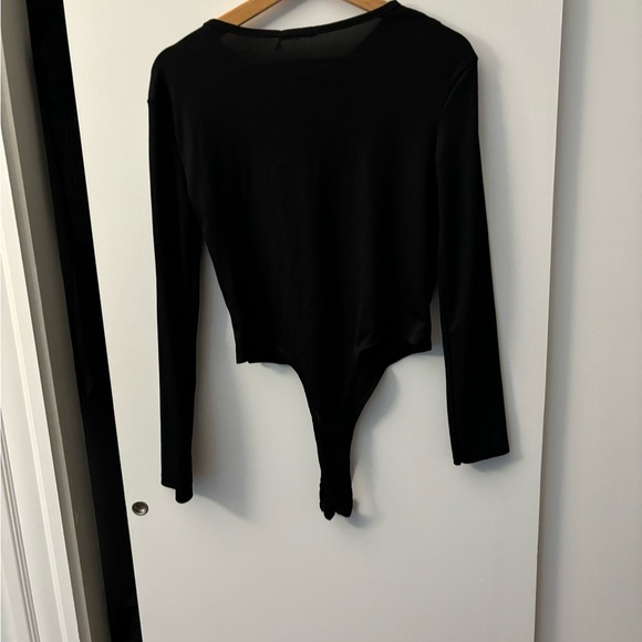 PETITE CUT OUT DETAIL RIB BODYSUIT - Picture 4 of 4